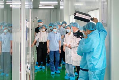 安全用妝 攜手&ldquo;童&rdquo;行--小浣熊開展兒童化妝品企業(yè)開放日暨科普宣傳公益大講堂