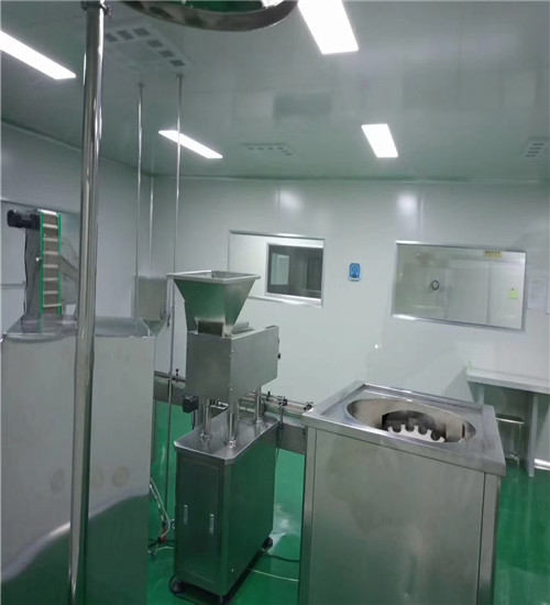 一家專研爆品的化妝品工廠.